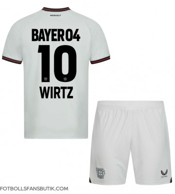 Bayer Leverkusen Florian Wirtz #10 Replika Bortatröja Barn 2023-24 Kortärmad (+ Korta byxor)